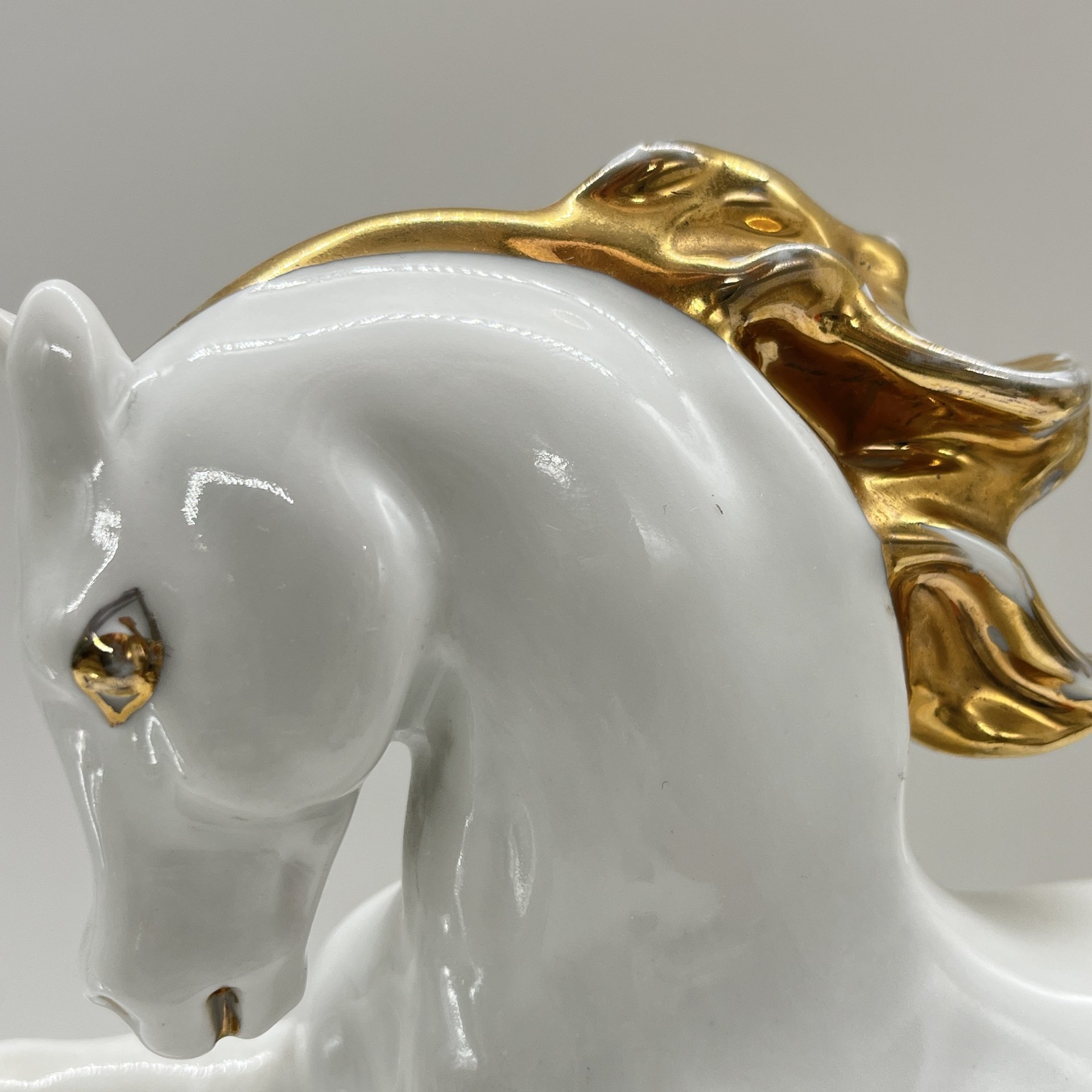 Статуэтка "Конь-огонь", фарфор, золочение, СССР, 1970-1990 гг.