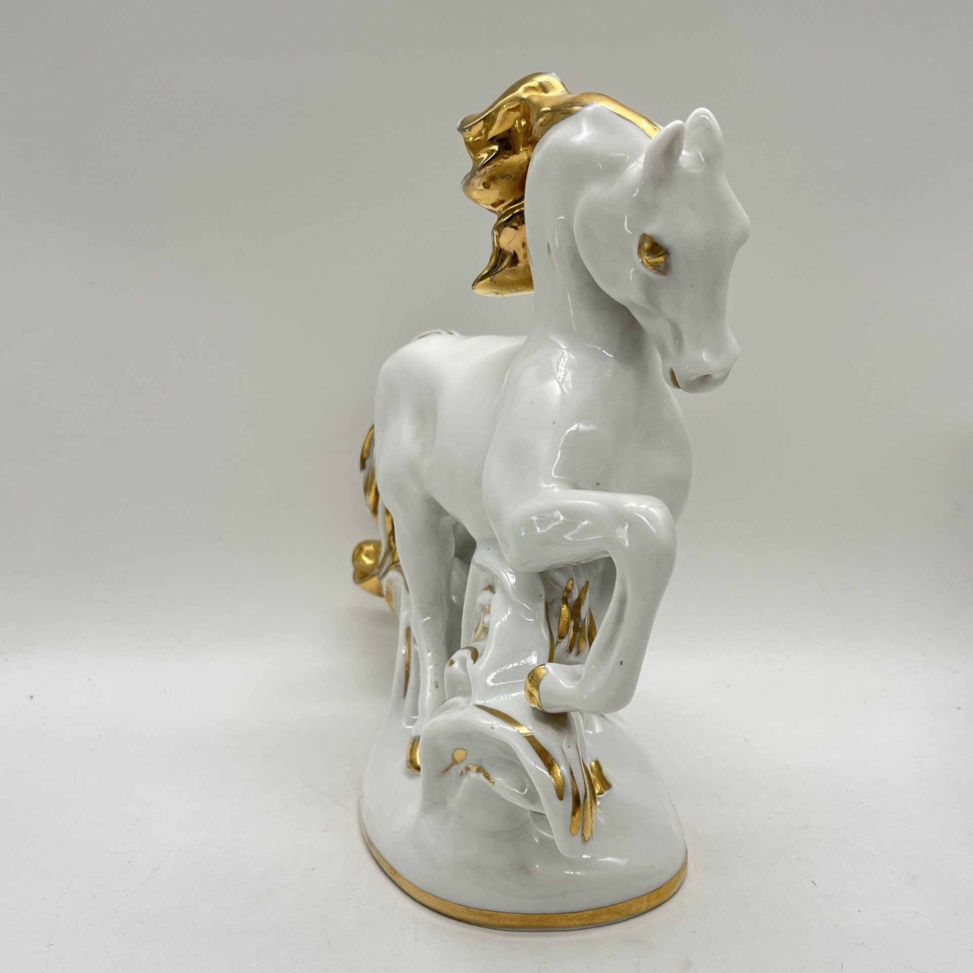 Статуэтка "Конь-огонь", фарфор, золочение, СССР, 1970-1990 гг.
