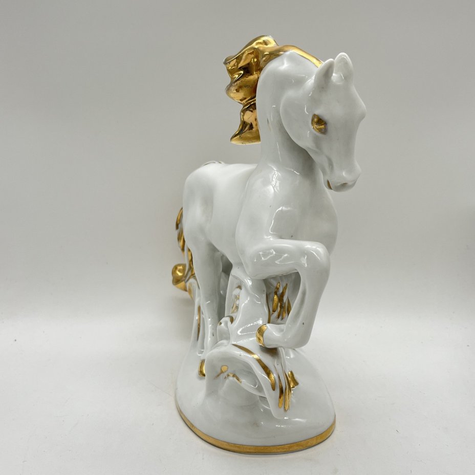 Статуэтка "Конь-огонь", фарфор, золочение, СССР, 1970-1990 гг.