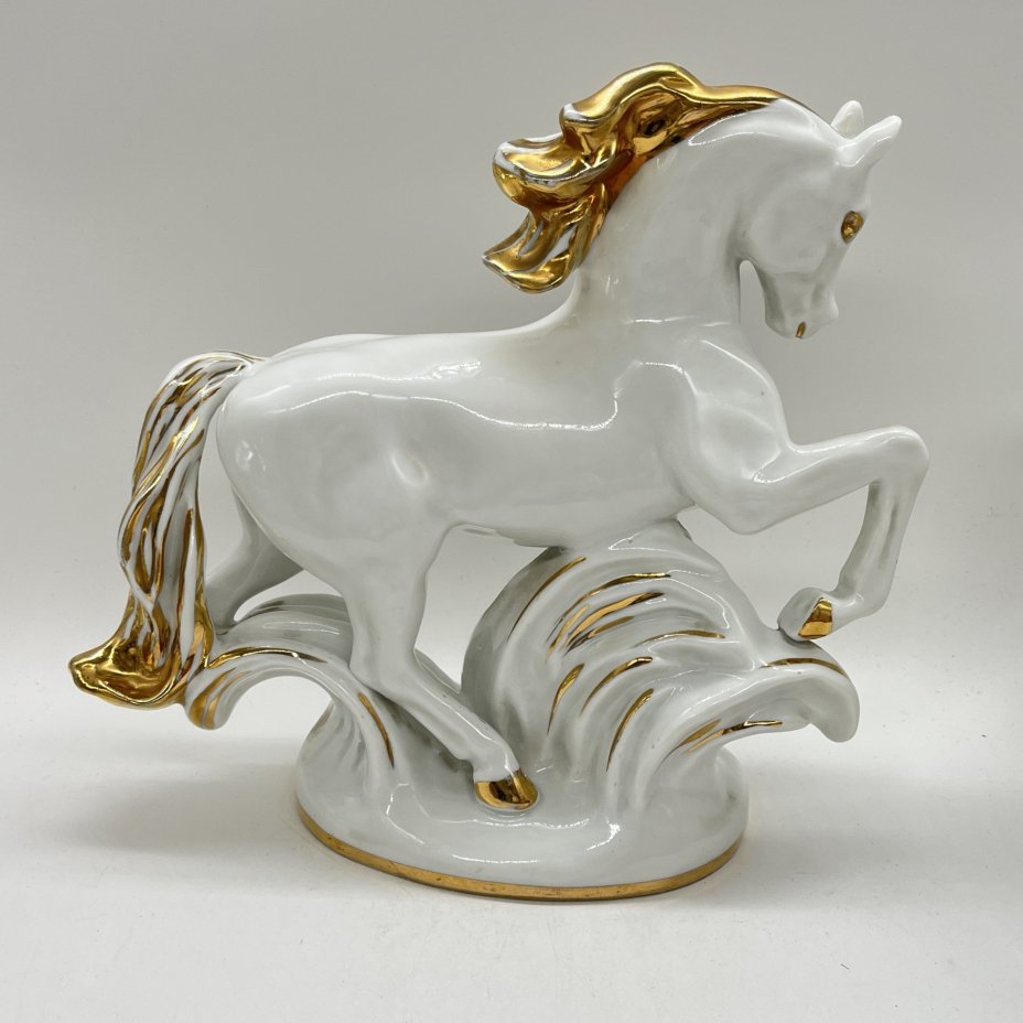 Статуэтка "Конь-огонь", фарфор, золочение, СССР, 1970-1990 гг.