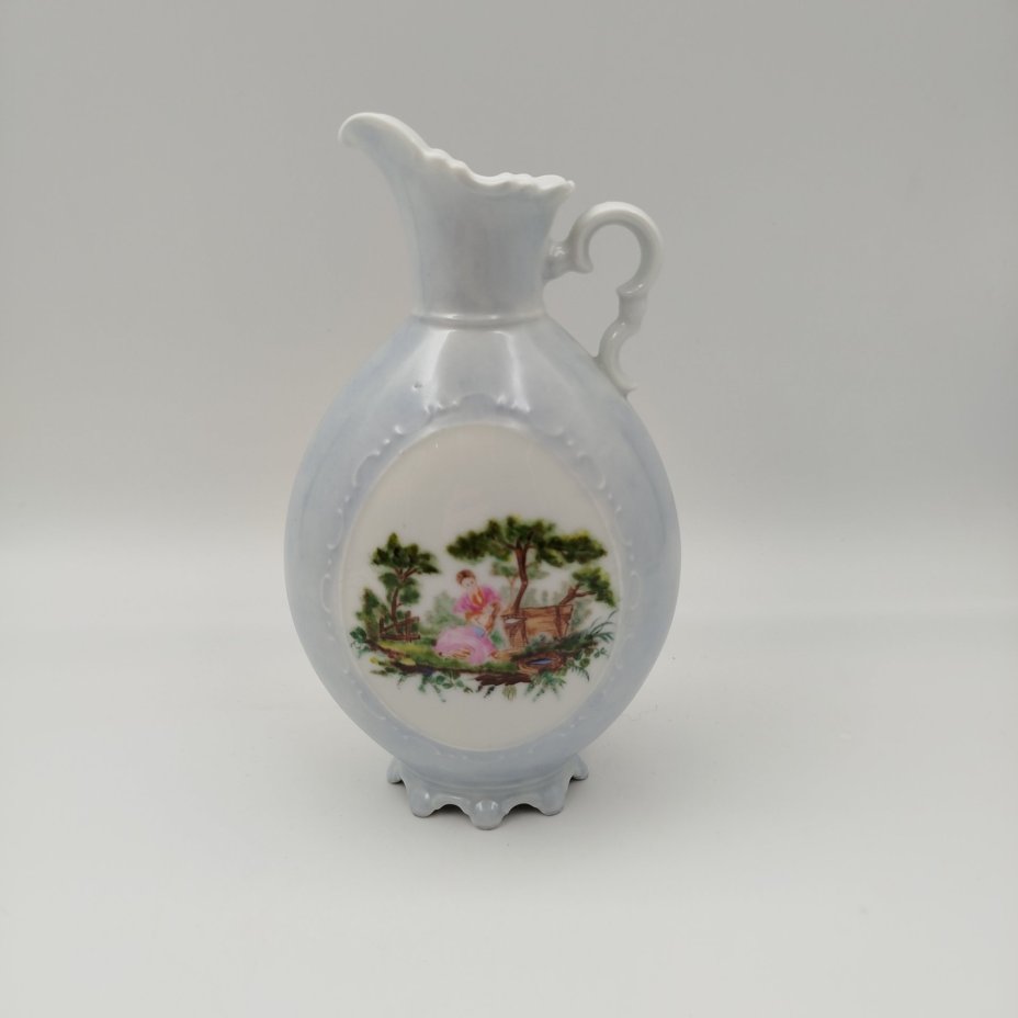 Кувшин декоративный голубого цвета с изображением женщины с ребенком в саду и птиц (в медальонах), Hackefors, фарфор, крытье, роспись, Швеция, 1950-1970 гг.