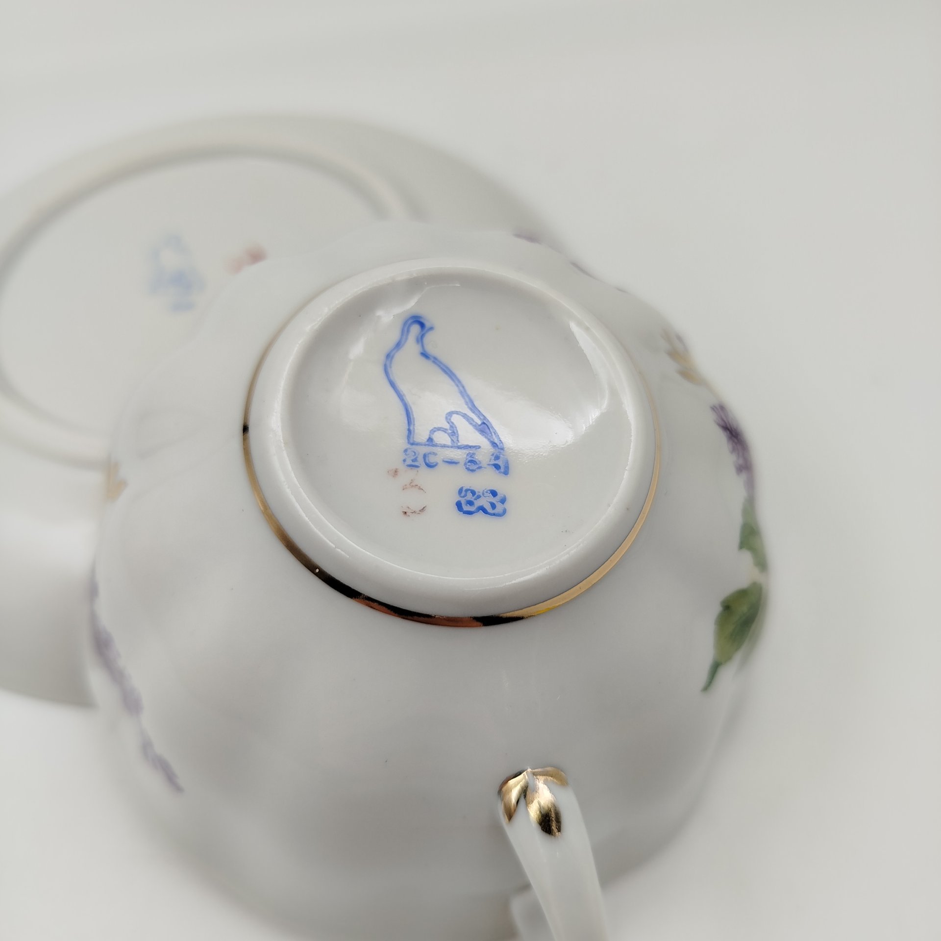 Пара чайная "Сирень", фарфор, деколь, золочение, Дулевский фарфоровый завод (Дулёво), СССР, 1964 г.