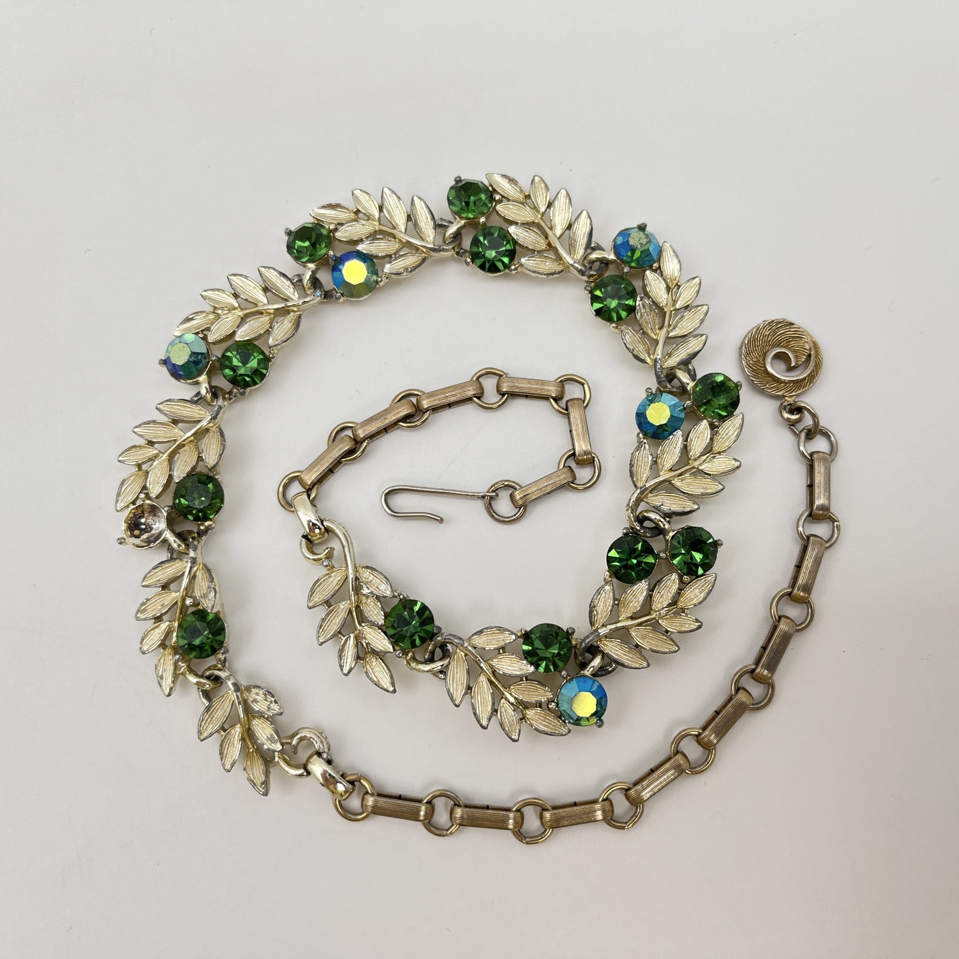 Колье с растительным декором, Lisner, металл, стекло, Америка, 1970-1980 гг.