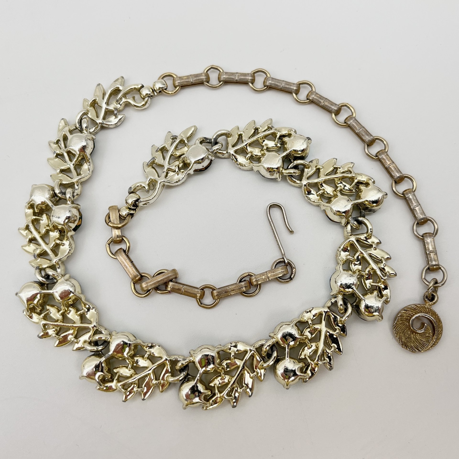 Колье с растительным декором, Lisner, металл, стекло, Америка, 1970-1980 гг.
