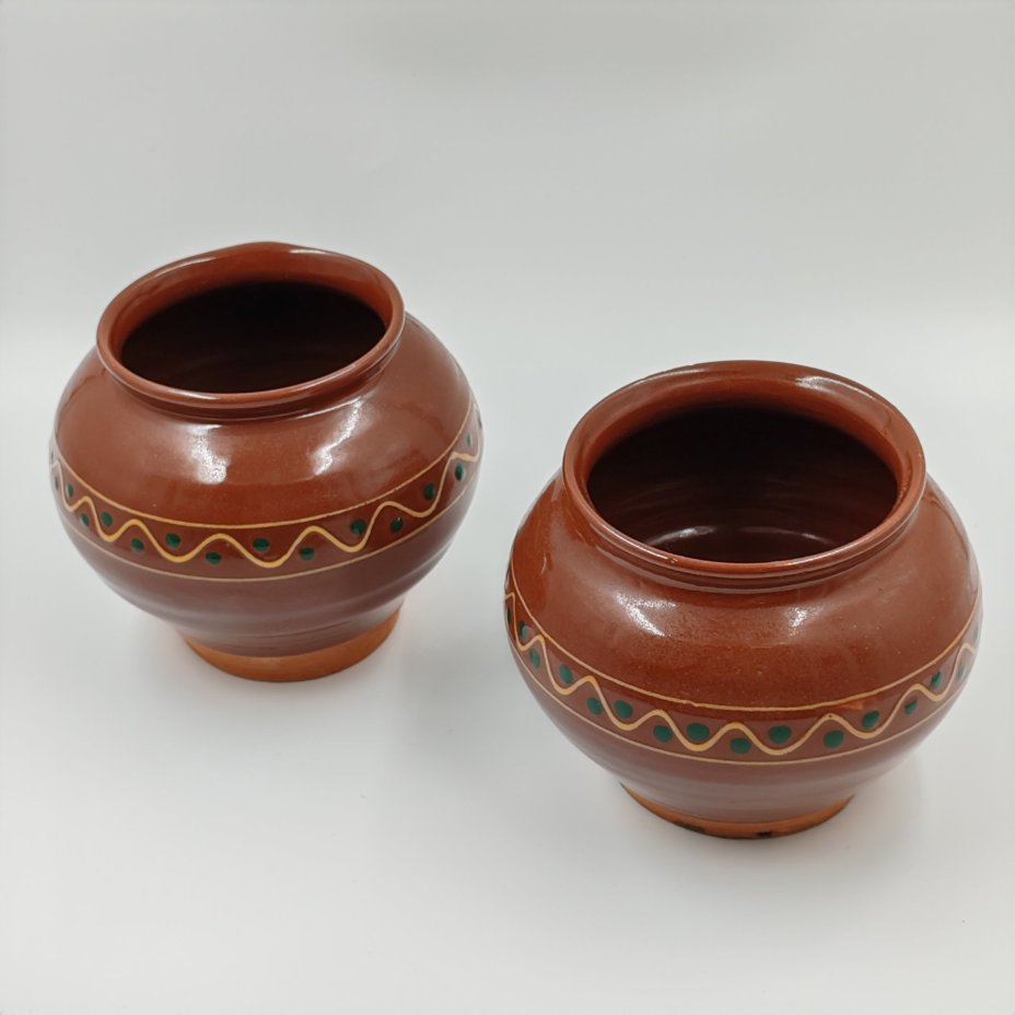 Комплект из двух горшков, украшенных узорами, керамика