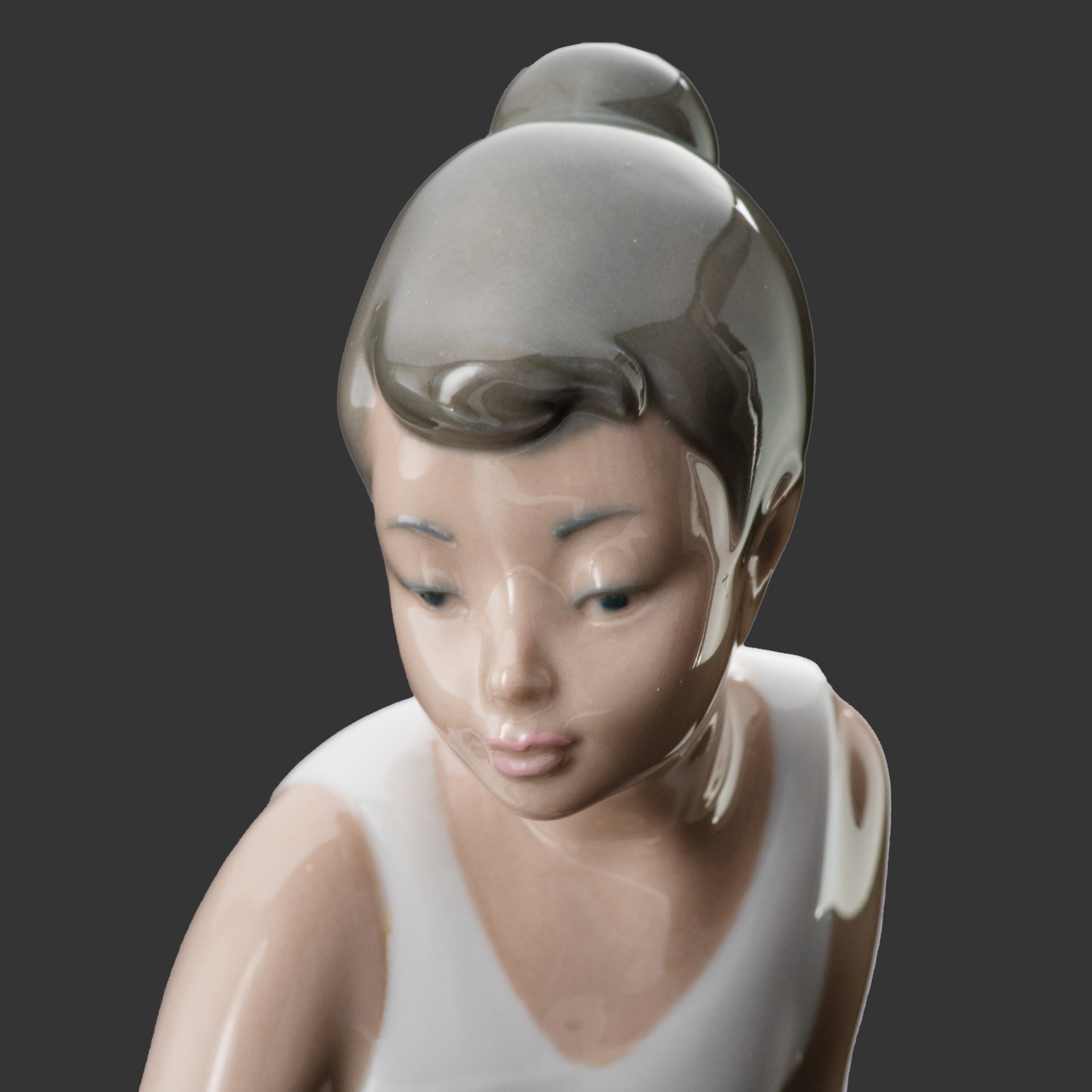 Статуэтка "Сидящая балерина", скульптор Vicente Martínez, фарфор, роспись, NAO Porcelain, NAO Porcelain