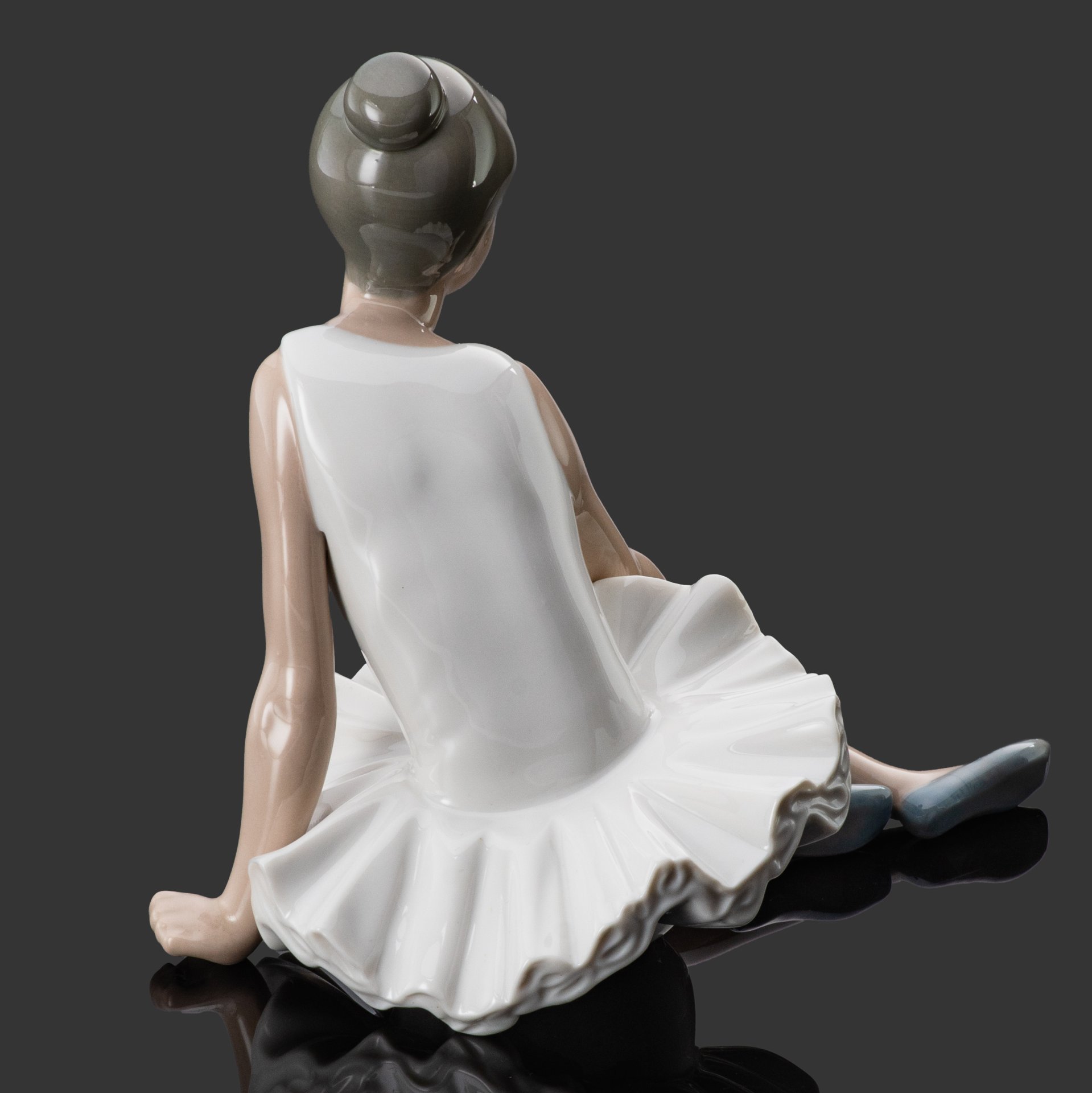 Статуэтка "Сидящая балерина", скульптор Vicente Martínez, фарфор, роспись, NAO Porcelain, NAO Porcelain