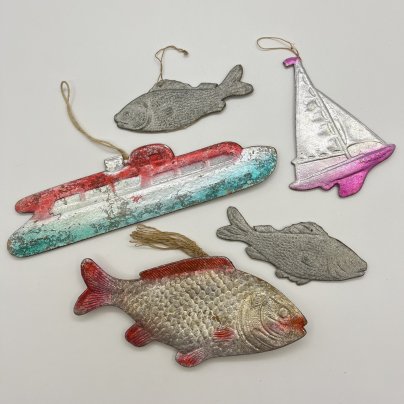 Набор из 5-ти винтажных ёлочных игрушек различных форм и расцветок, картон, штамповка, аэрография, СССР, 1960-1980 гг.