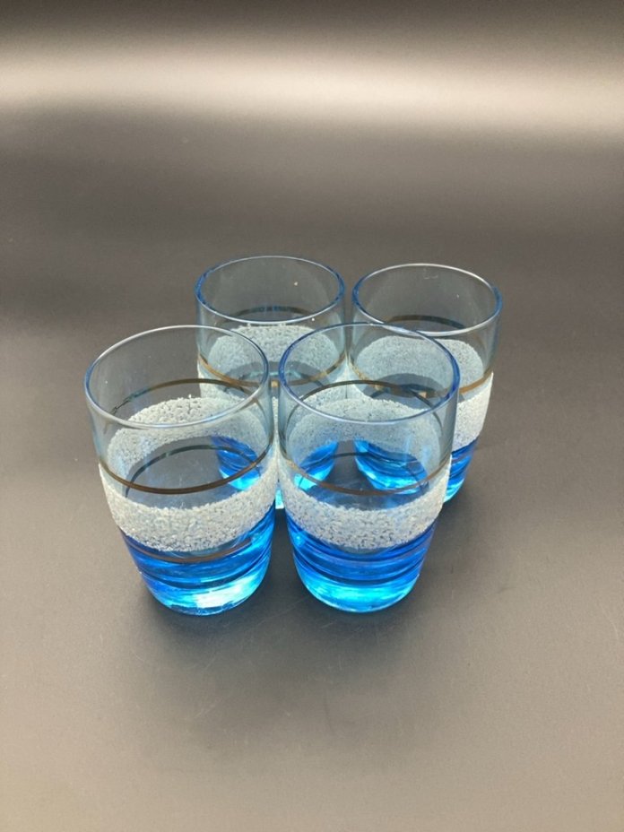 Набор из 4 рюмок из цветного стекла