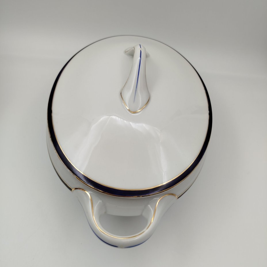 Терина для подачи горячих блюд с кобальтовым кантом и золотистой обводкой, фарфор, золочение, Krister Porzellan-Manufaktur (KPM), Германия, 1904-1927 гг.