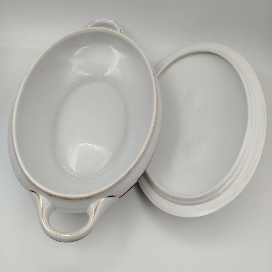 Терина для подачи горячих блюд с кобальтовым кантом и золотистой обводкой, фарфор, золочение, Krister Porzellan-Manufaktur (KPM), Германия, 1904-1927 гг.