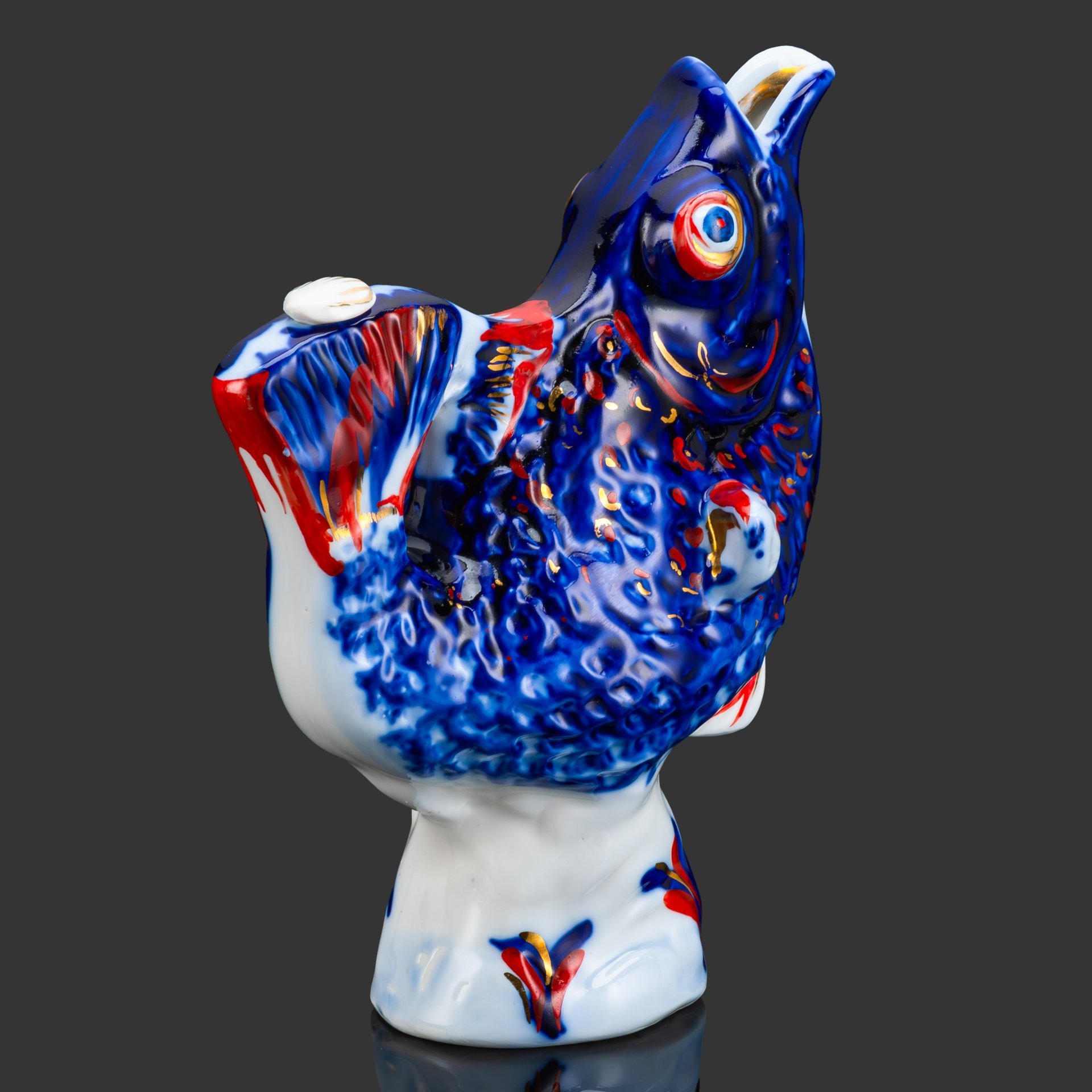 Графин (штоф) "Рыба", А.В. Щекатихина-Потоцкая, фарфор, роспись, золочение, Ленинградский фарфоровый завод (ЛФЗ), СССР, 1936-1949 гг.