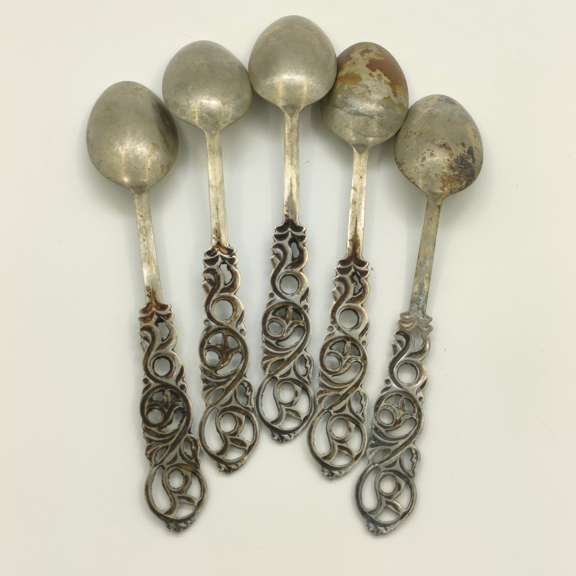 Набор из 5-ти десертных ложек с ажурными ручками, металл, Казаковский завод художественных изделий (КХИ), СССР, 1975-1991 гг.