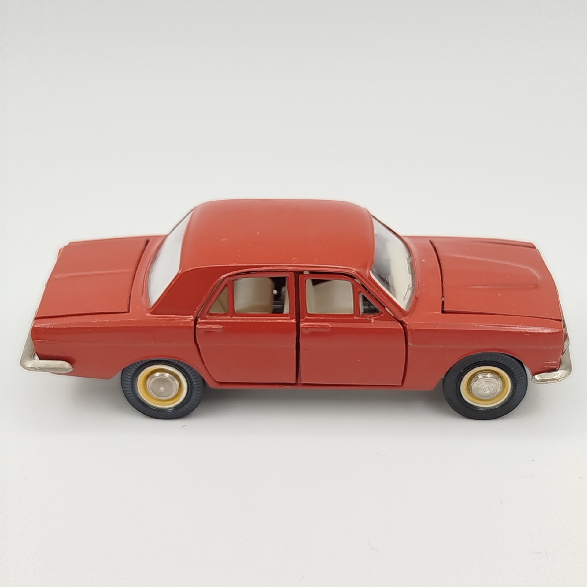 Модель автомобиля "Волга ГАЗ-24-02", №А14 в родной коробке в масштабе 1:43, металл, пластик, картон, Саратовский завод «Тантал», СССР, 1986-1991 гг.