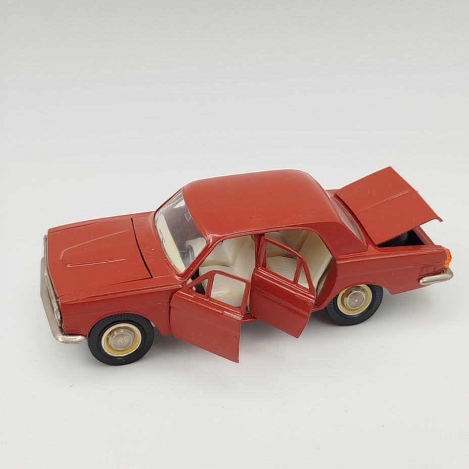 Модель автомобиля "Волга ГАЗ-24-02", №А14 в родной коробке в масштабе 1:43, Саратовский завод «Тантал»