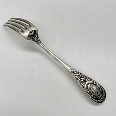 Вилка с декором и монограммой "C. L."  на ручке, металл, серебрение, Christofle, Франция, 1877-1886 гг.