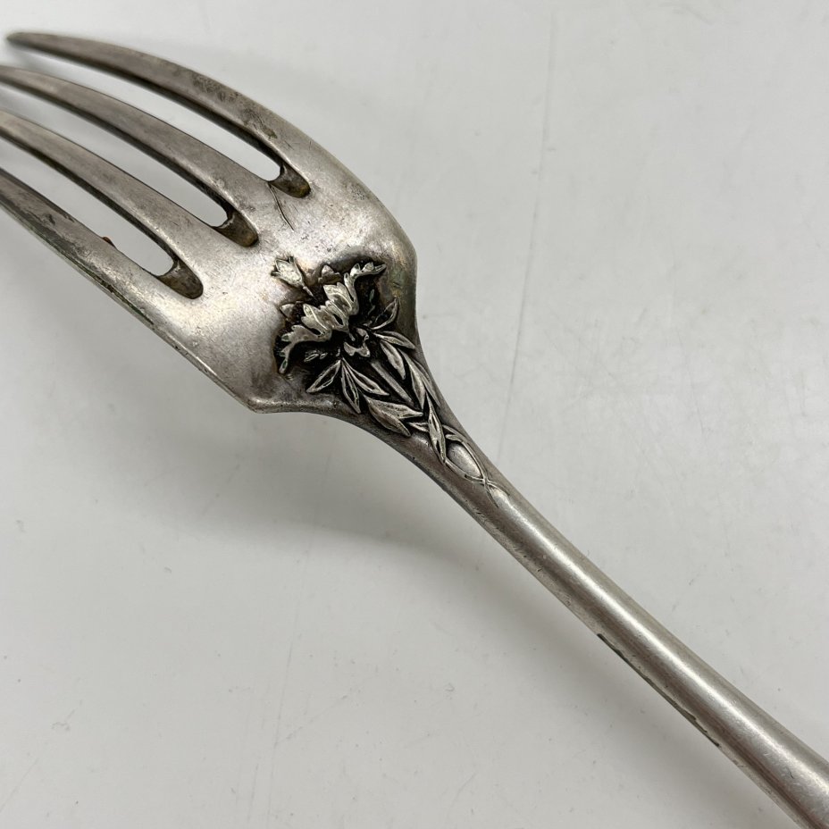Вилка с декором и монограммой "C. L."  на ручке, металл, серебрение, Christofle, Франция, 1877-1886 гг.