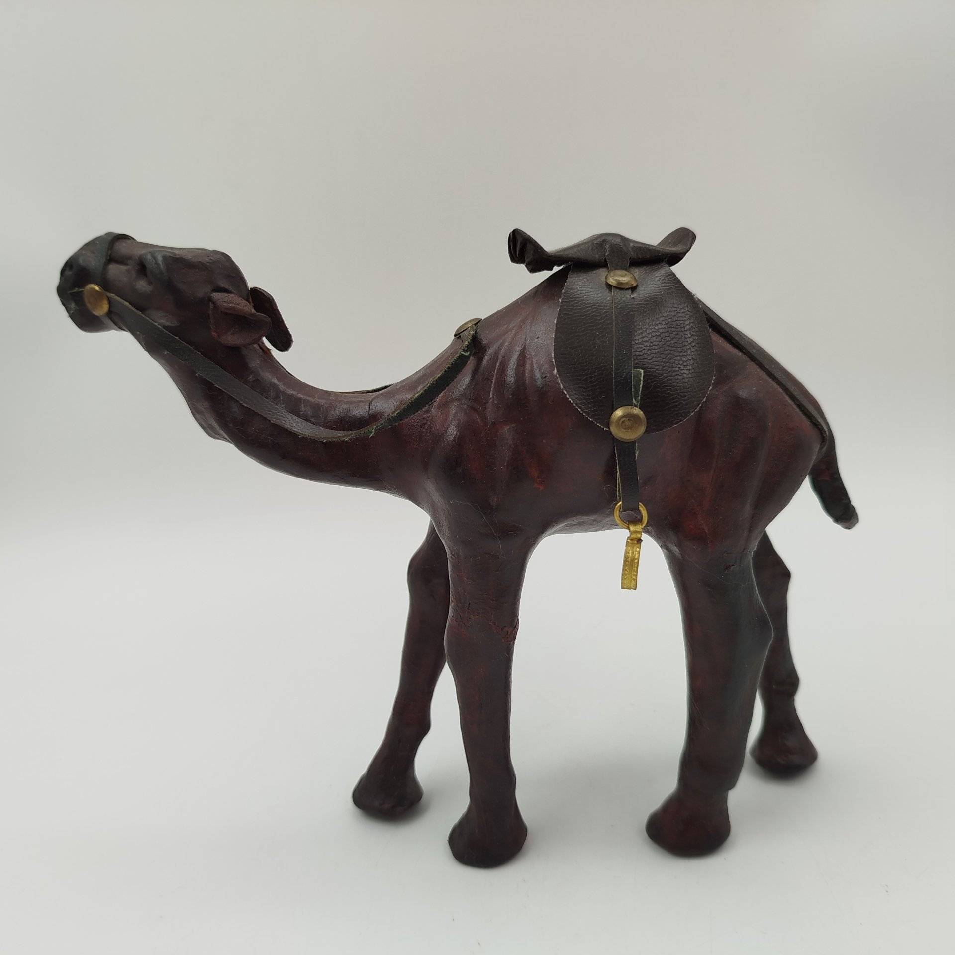 Статуэтка "Верблюд", кожа, ткань, Северная Африка, 1980-1990 гг.