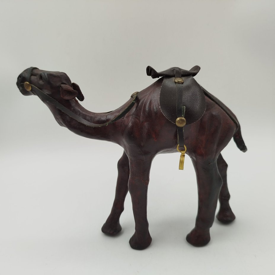 Статуэтка "Верблюд", кожа, ткань, Северная Африка, 1980-1990 гг.