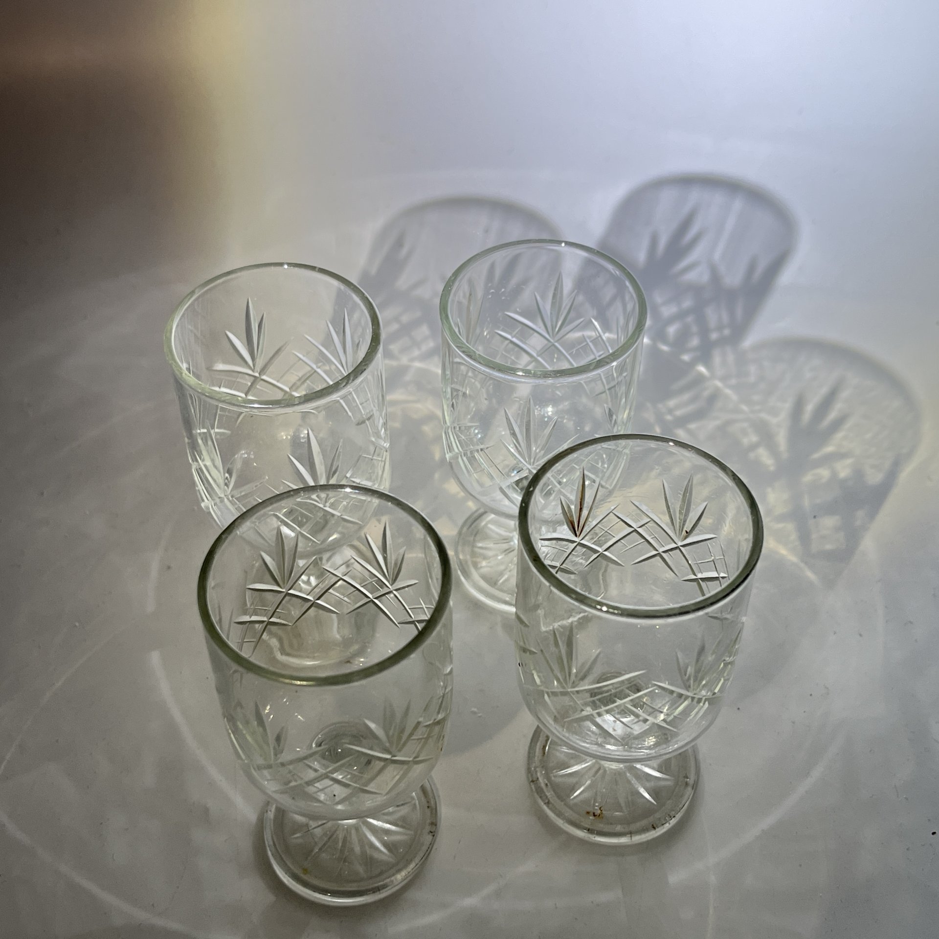Набор из 4 рюмок с резным геометрическим декором, стекло, алмазная грань, СССР, 1970-1990 гг.