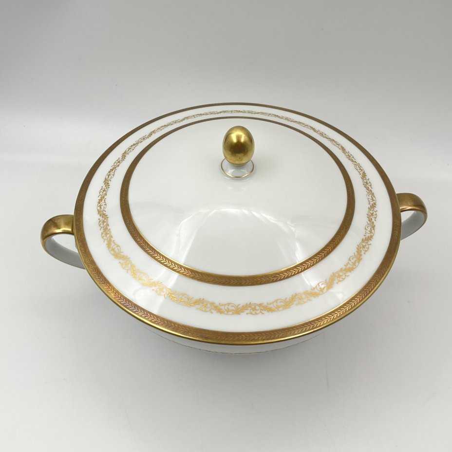 Супница/терина для горячих блюд с растительным декором, серия "Charleroi-Bruxelles", фарфор, золочение, Tirschenreuth, Германия, 1969-1990 гг.