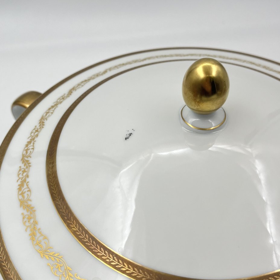 Супница/терина для горячих блюд с растительным декором, серия "Charleroi-Bruxelles", фарфор, золочение, Tirschenreuth, Германия, 1969-1990 гг.