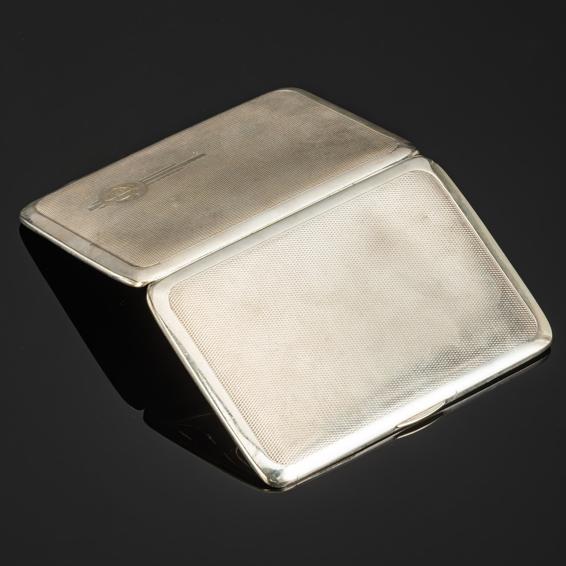 Портсигар для самокруток, выполненный в стиле ар-деко, Harman Bros (?), металл, серебрение, Великобритания, 1930-1950 гг.