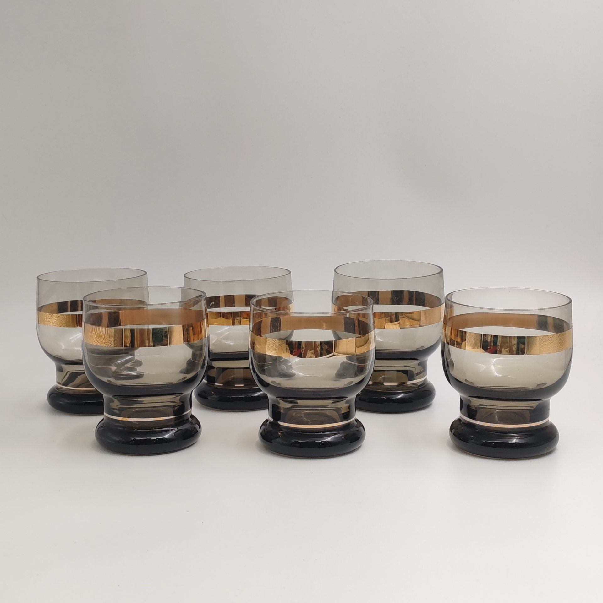 Набор бокалов (стаканов) для крепких напитков дымного оттенка на 6 персон, стекло, золочение, Россия, 1980-2000 гг.