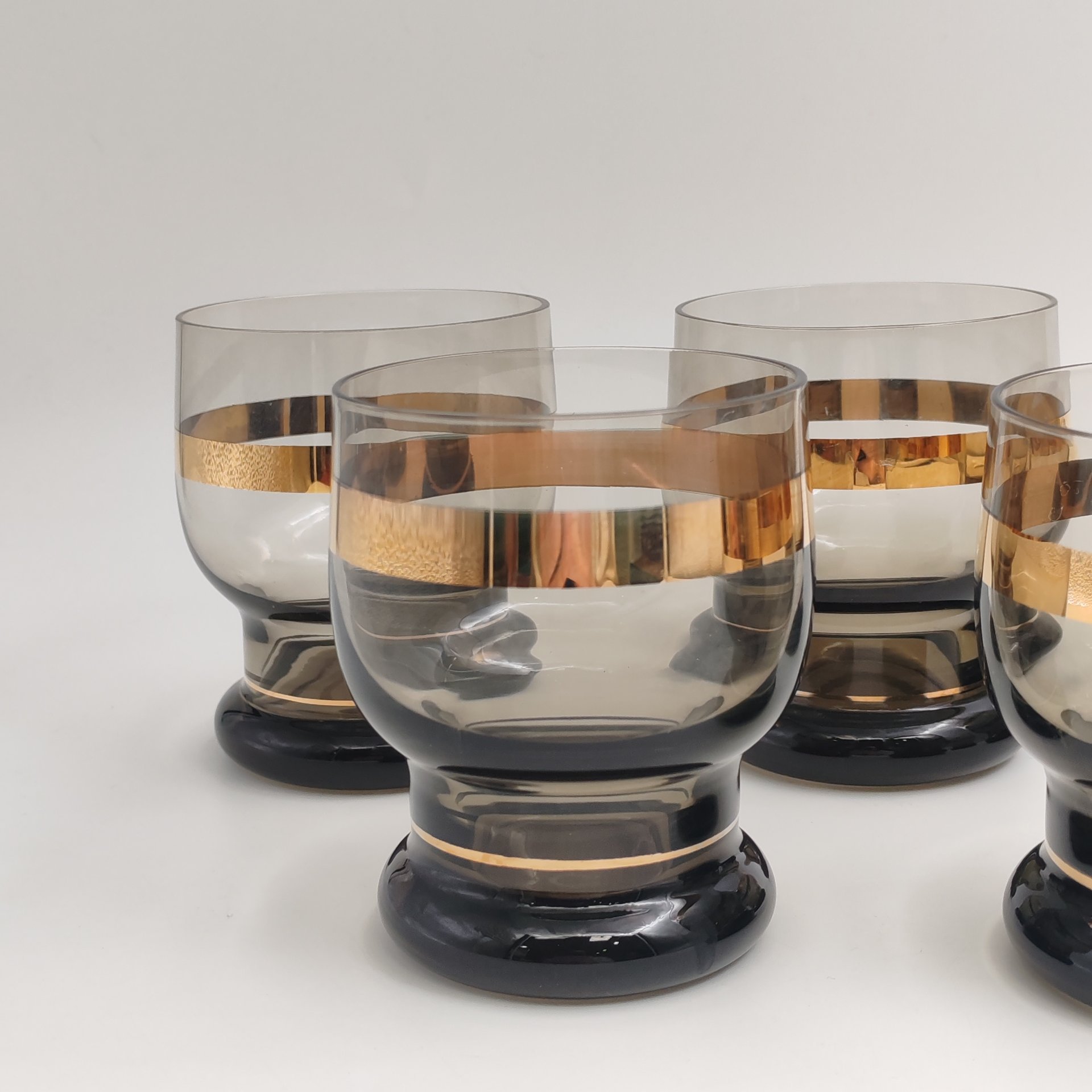 Набор бокалов (стаканов) для крепких напитков дымного оттенка на 6 персон, стекло, золочение, Россия, 1980-2000 гг.