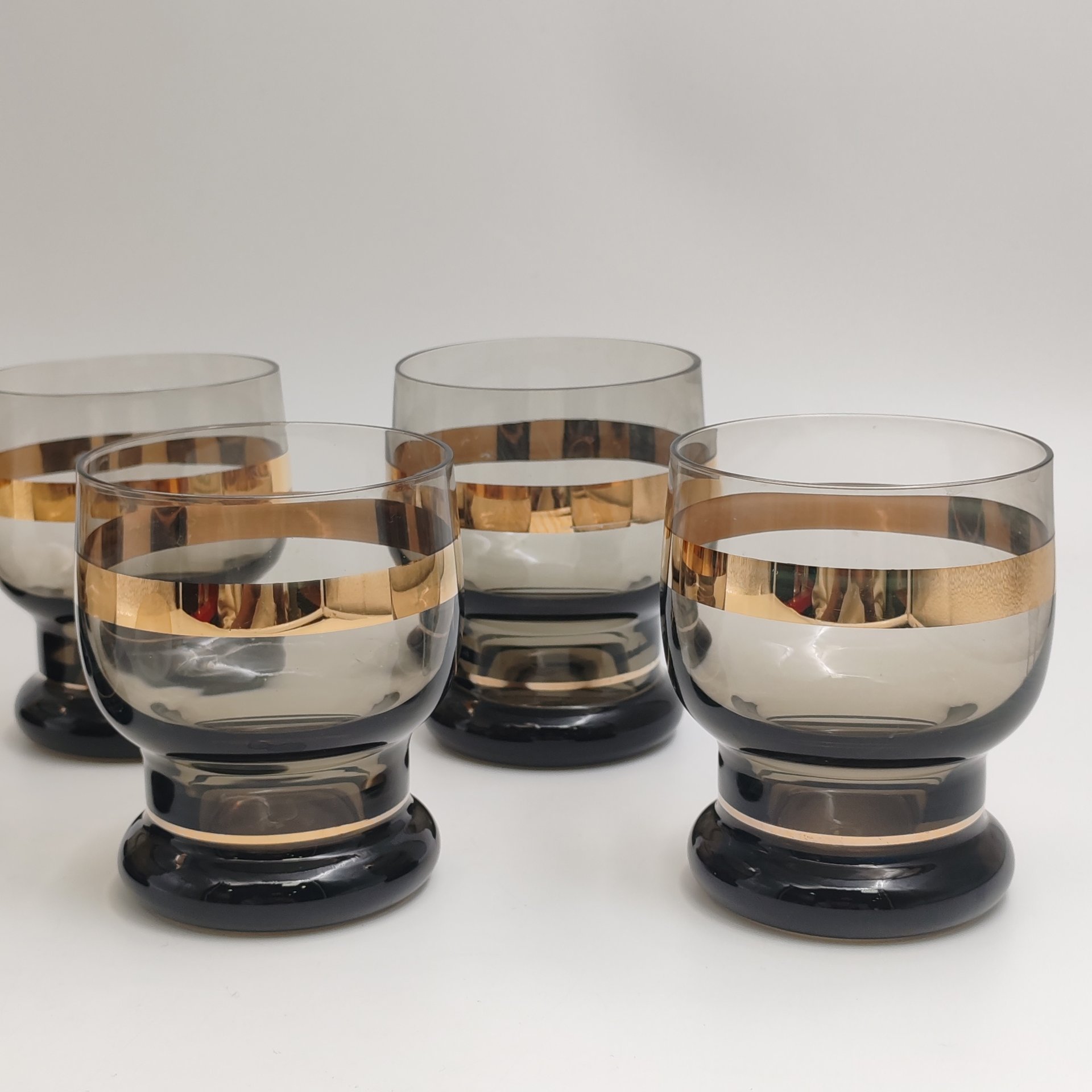 Набор бокалов (стаканов) для крепких напитков дымного оттенка на 6 персон, стекло, золочение, Россия, 1980-2000 гг.