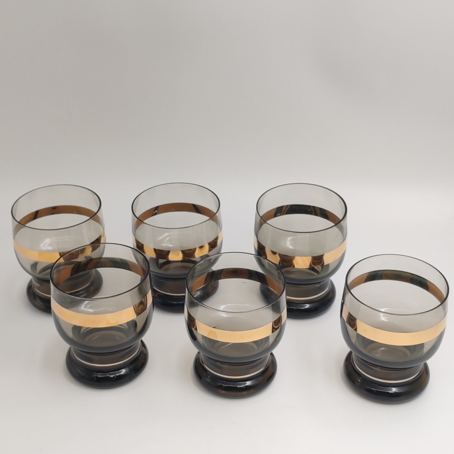 Набор бокалов (стаканов) для крепких напитков дымного оттенка на 6 персон, стекло, золочение, Россия, 1980-2000 гг.