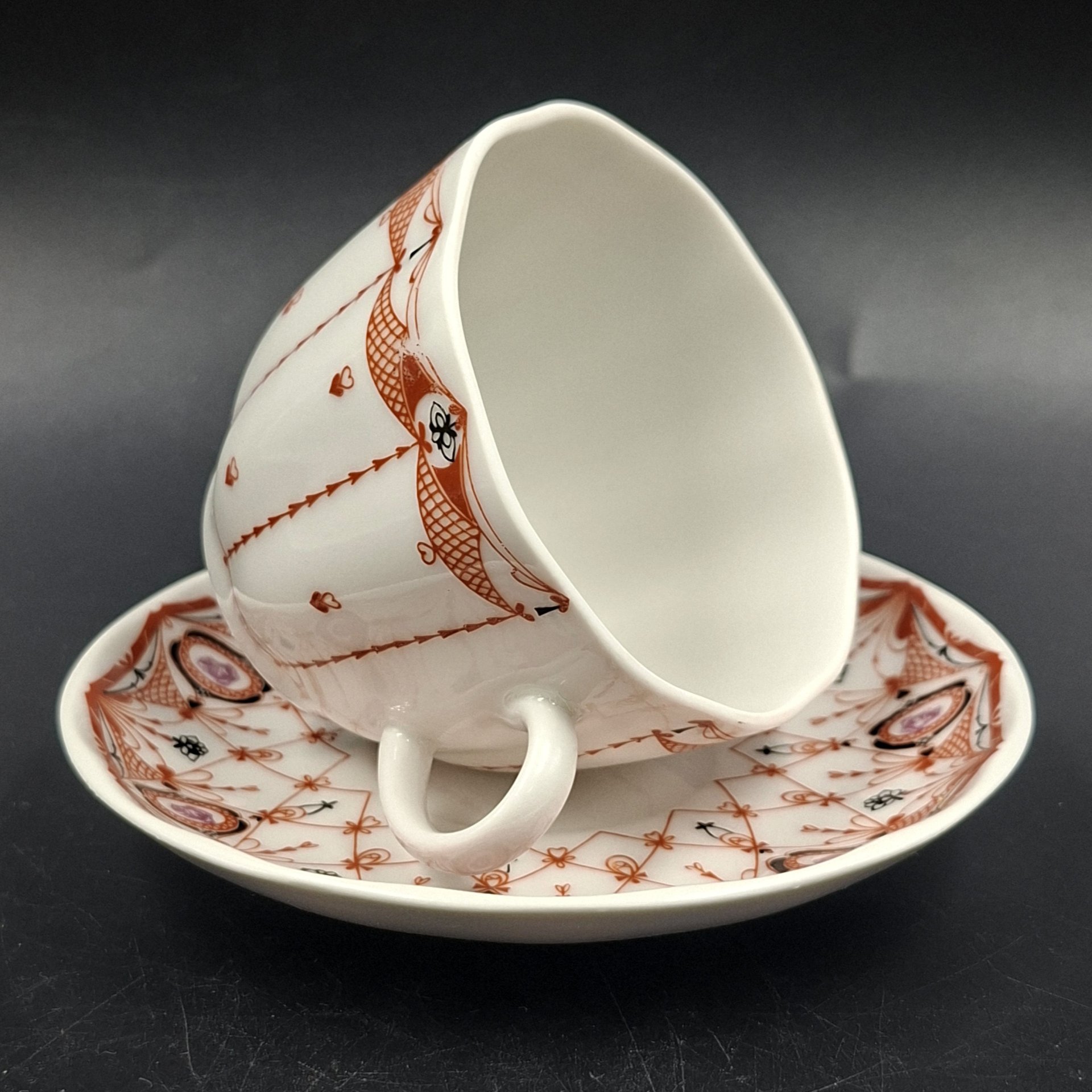 Пара кофейная "Паутинка", автор рисунка Н.Л. Петрова, фарфор, деколь, Ленинградский фарфоровый завод (ЛФЗ), Россия, 1989-2001 гг.
