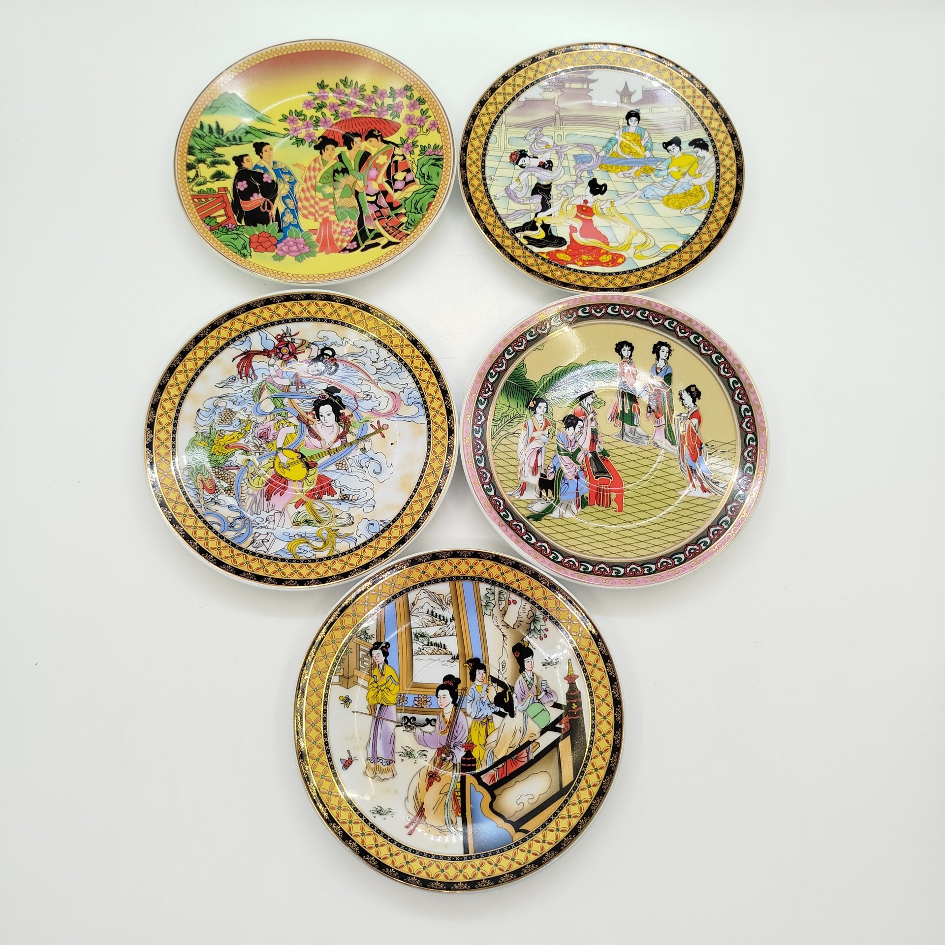 Набор из 5-ти блюдец "Красавицы" (в подборе)