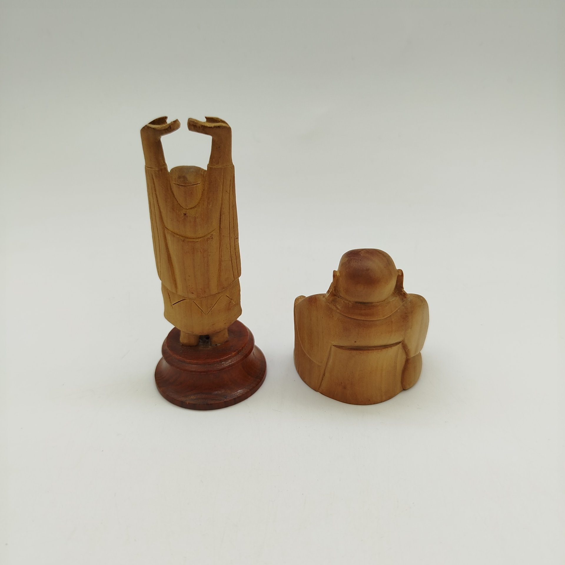 Набор из двух статуэток в виде "Будды"