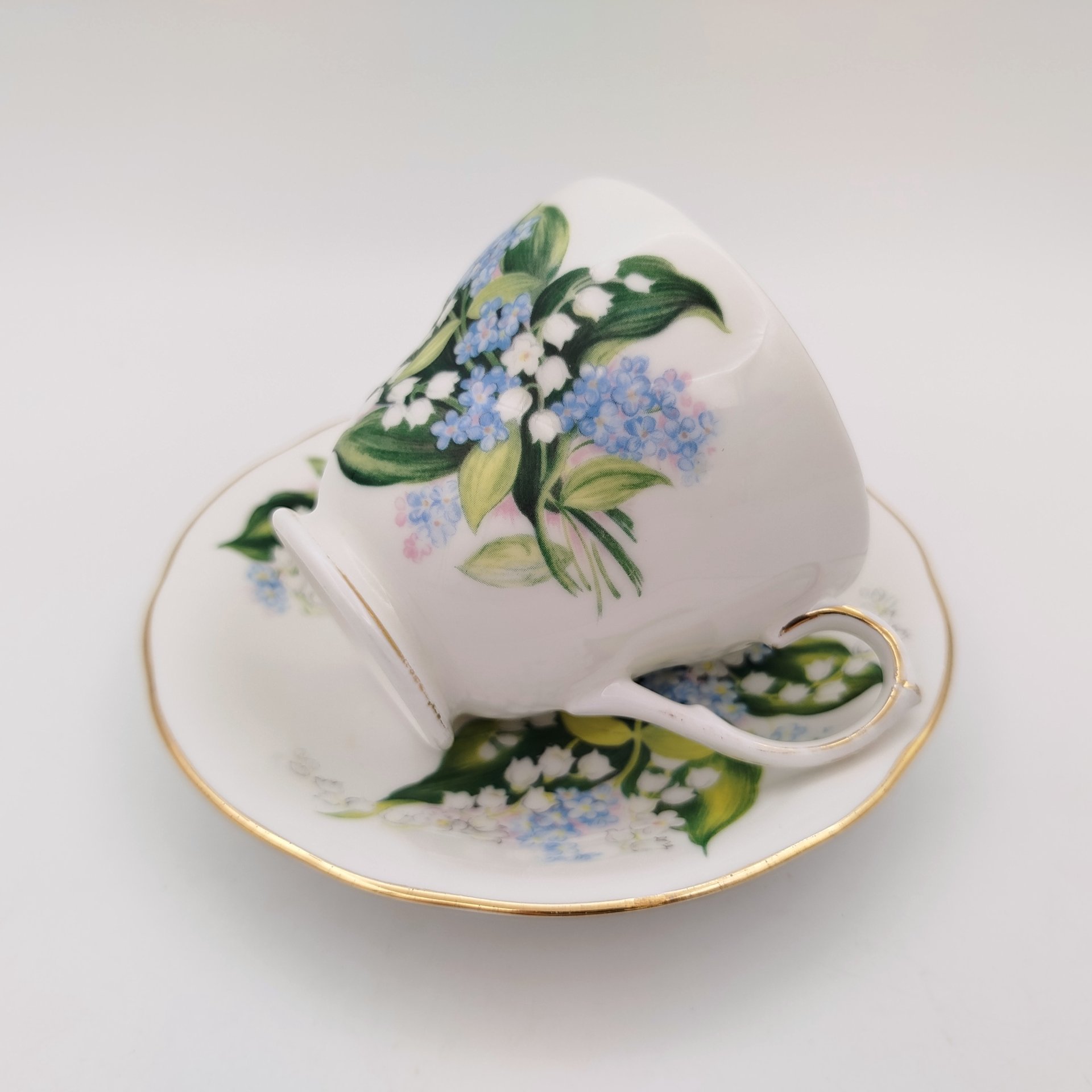Чайно-кофейная пара "Lily of the valley", ("Ландыши"), мануфактура Royal Winchester