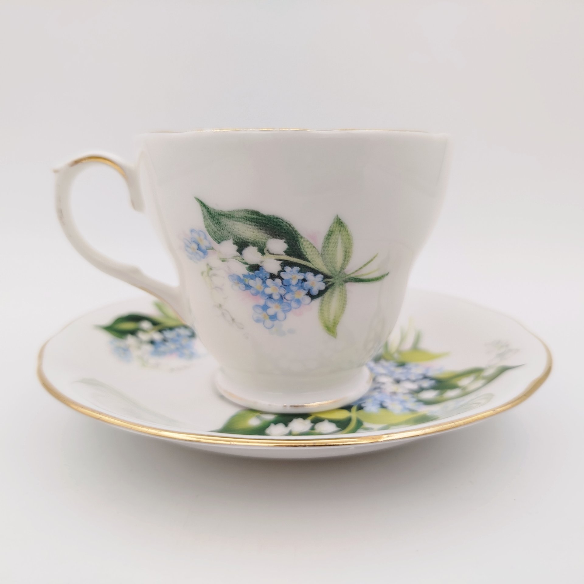 Чайно-кофейная пара "Lily of the valley", ("Ландыши"), мануфактура Royal Winchester