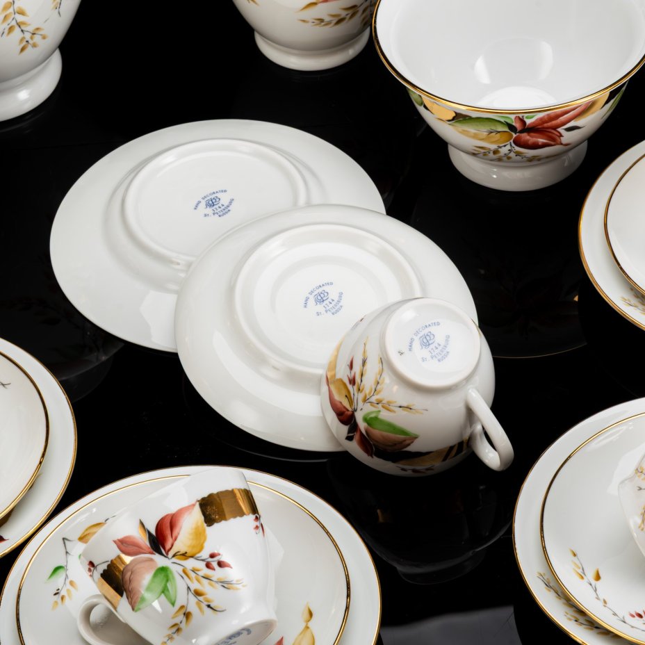 Сервиз кофейный "Сентябрь" на 6 персон, 23 предмета, в оригинальной коробке, фарфор, роспись, золочение, Ленинградский фарфоровый завод (ЛФЗ), Российская Федерация, 2002-2006 гг.
