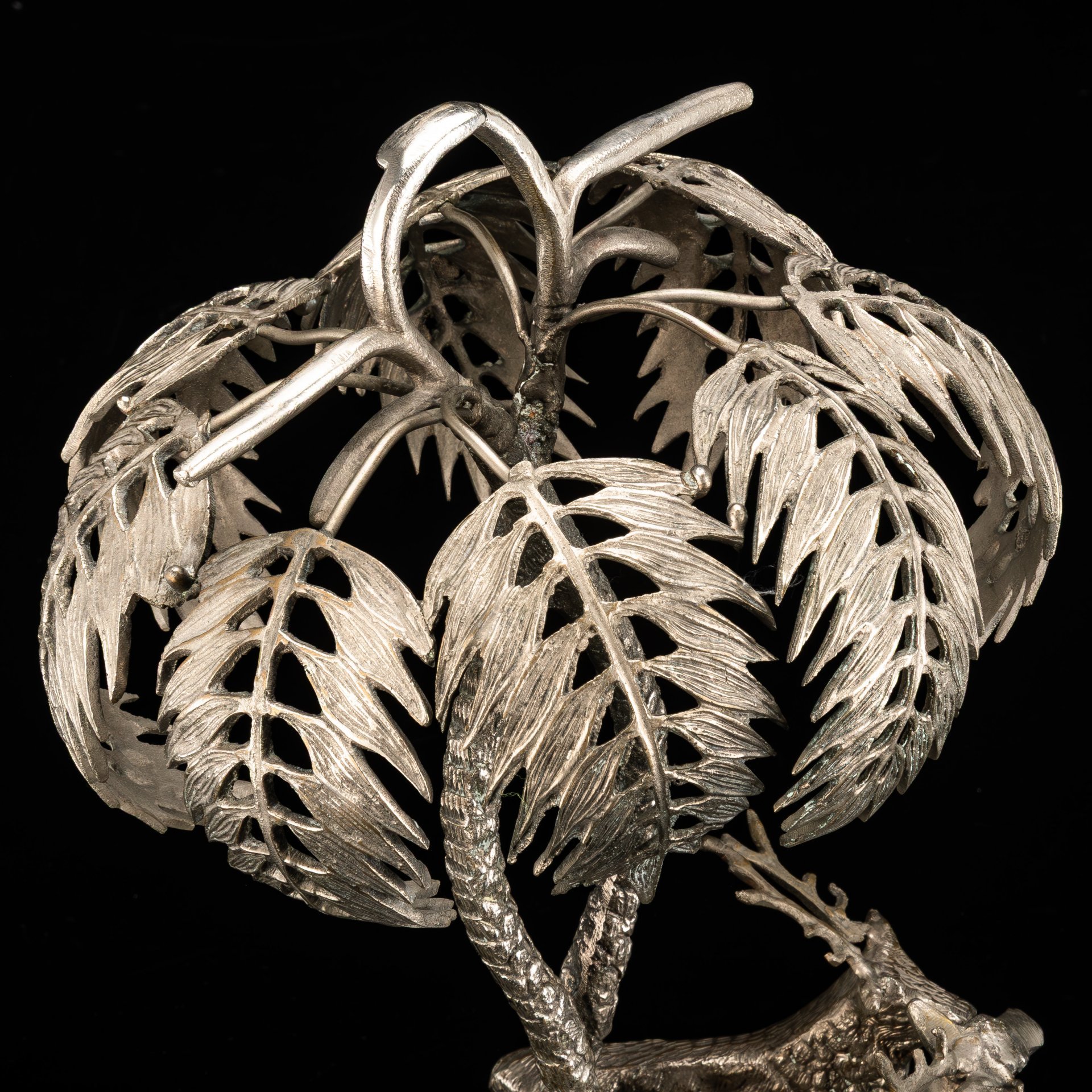 Скульптурная композиция "Олени под пальмой" (с дарственной надписью 1948 года), металл, никелировка, Европа, 1910-1940 гг.