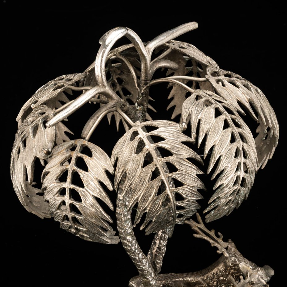 Скульптурная композиция "Олени под пальмой" (с дарственной надписью 1948 года)