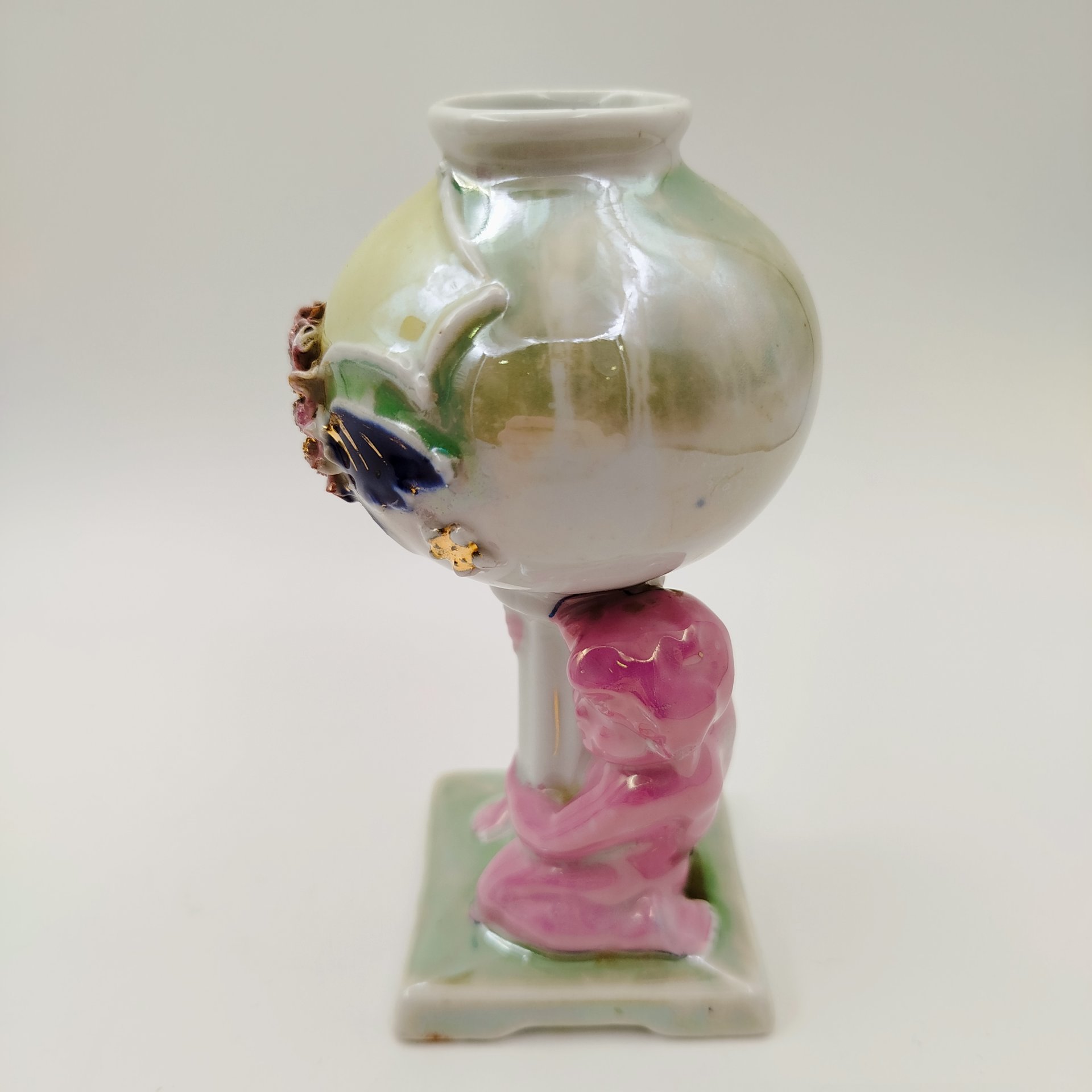 Ваза в виде садовой колонны с путти, фарфор, люстр, золочение, Западная Европа, 1950-1980 гг.