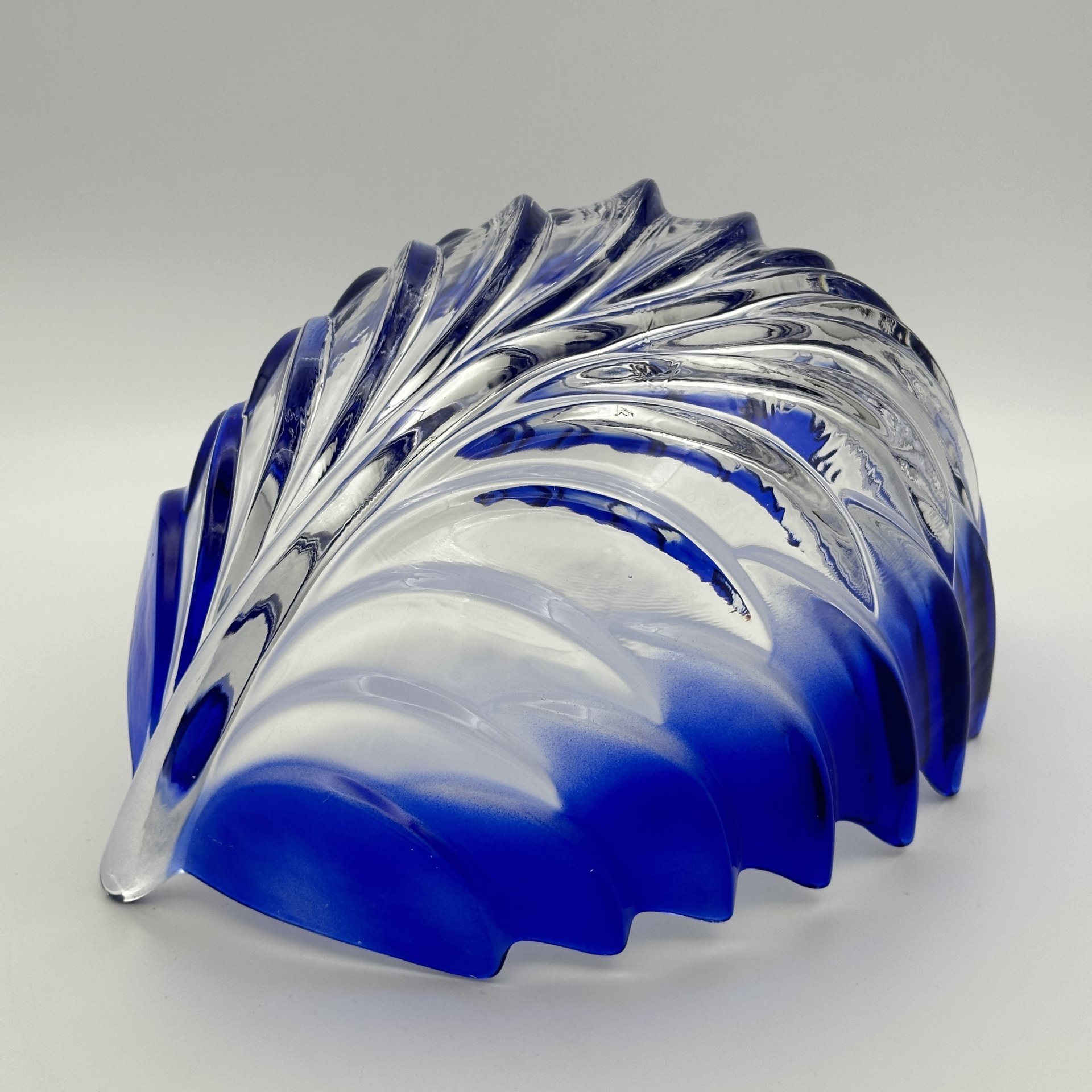 Ваза-фруктовница в виде листа, Walther Glas