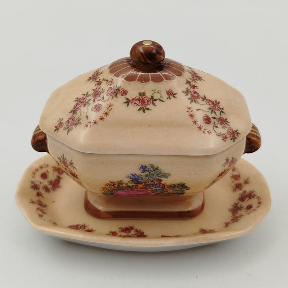 Солонка в виде супницы (миниатюрная) "Галантная сцена", "Porcelain Art", фарфор, деколь, Европа, 1970-2000 гг.