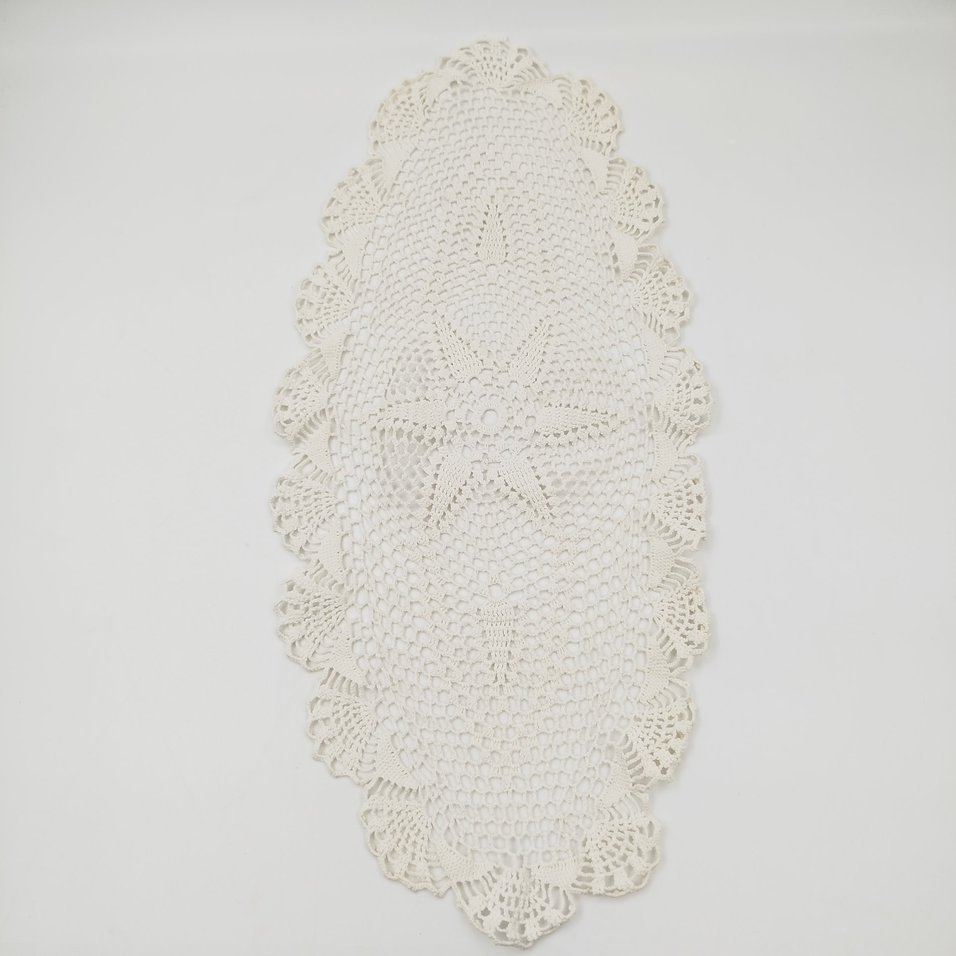 Салфетка сервировочная с солярным декором, ткань, вязание крючком, СССР, 1930-1950 гг.