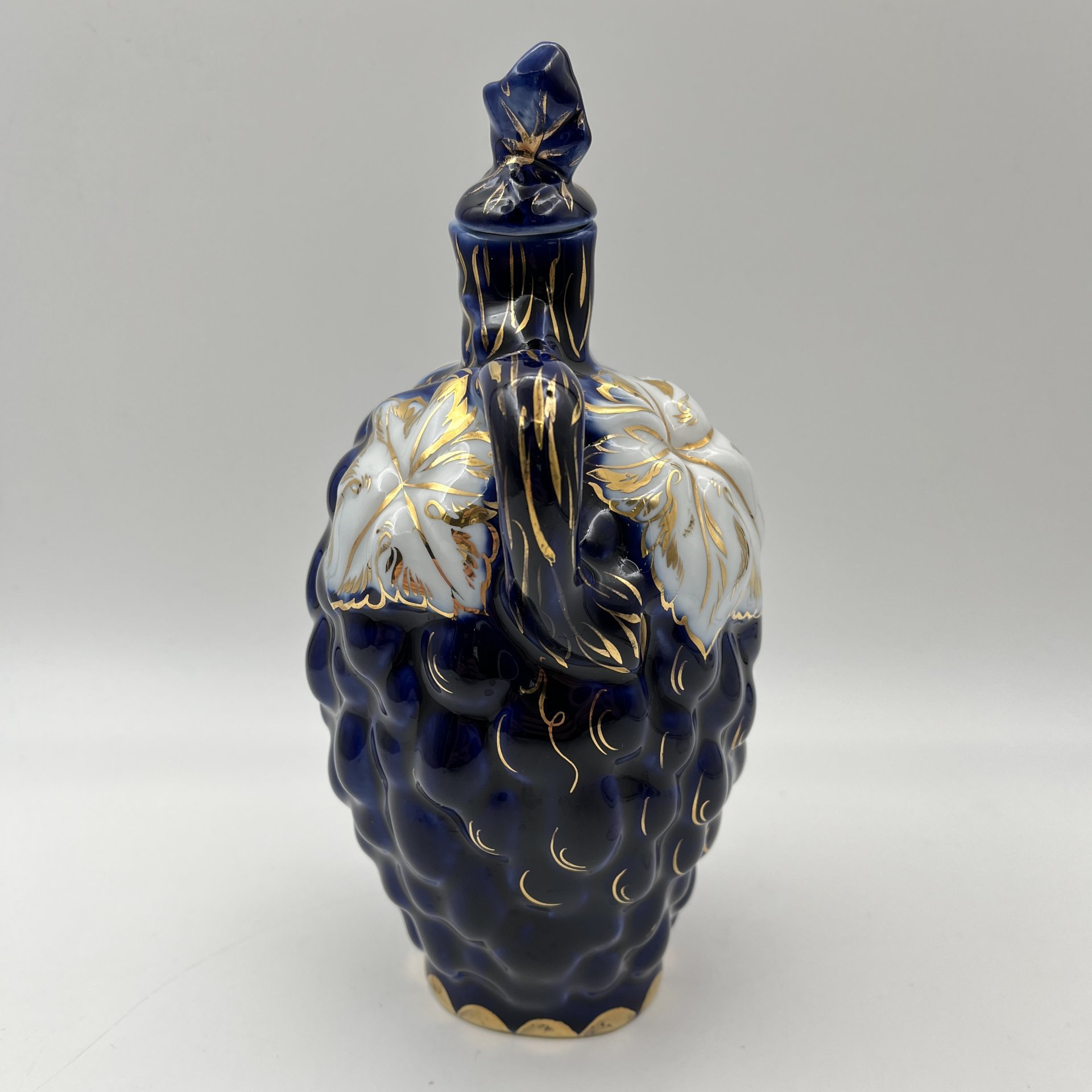 Штоф "Виноград" с фигурным туловом