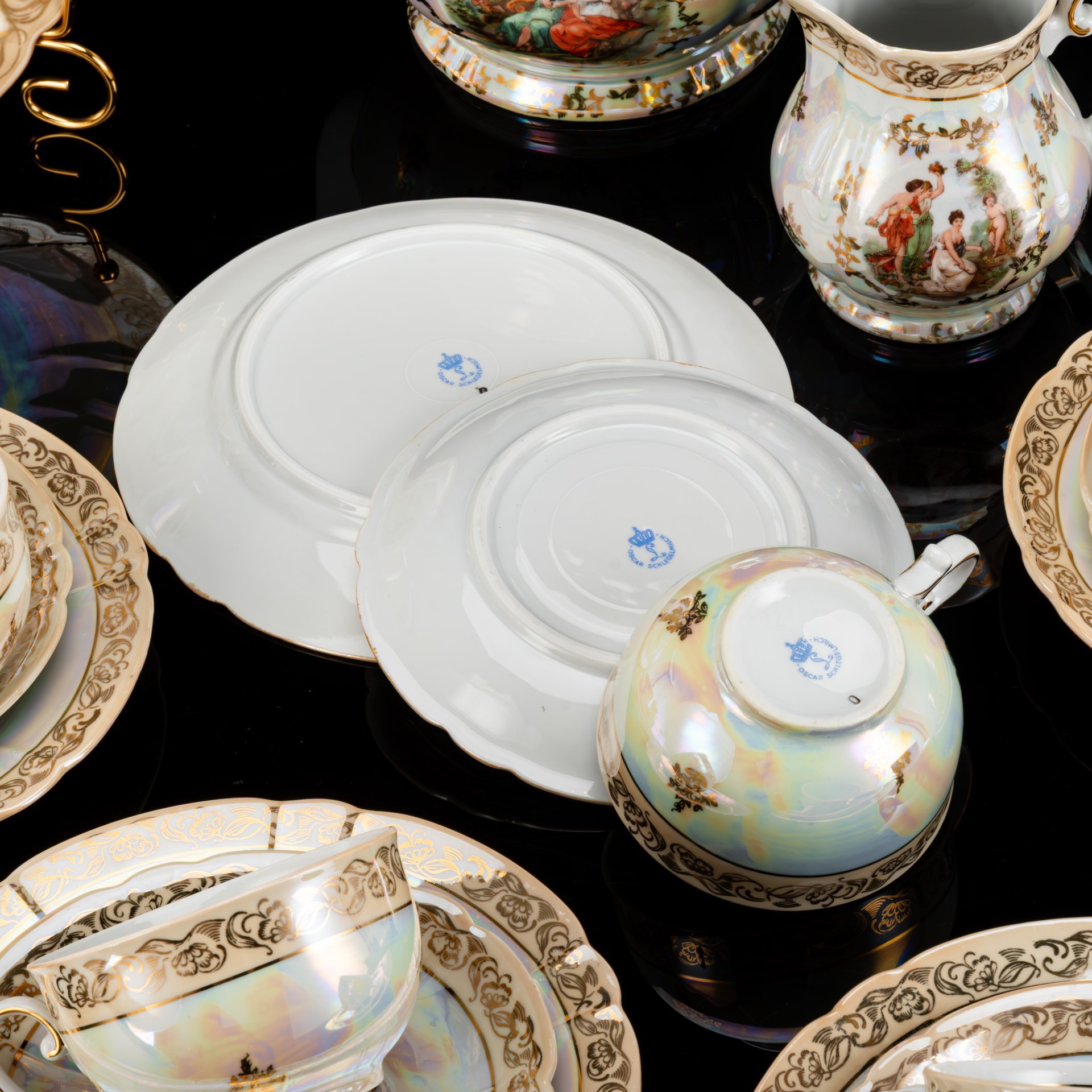 Сервиз чайный "Мадонна" на 6 персон (23 предмета), фарфор, люстр, деколь, золочение, Oscar Schlegelmilch, Германия, 1950-1972 гг.