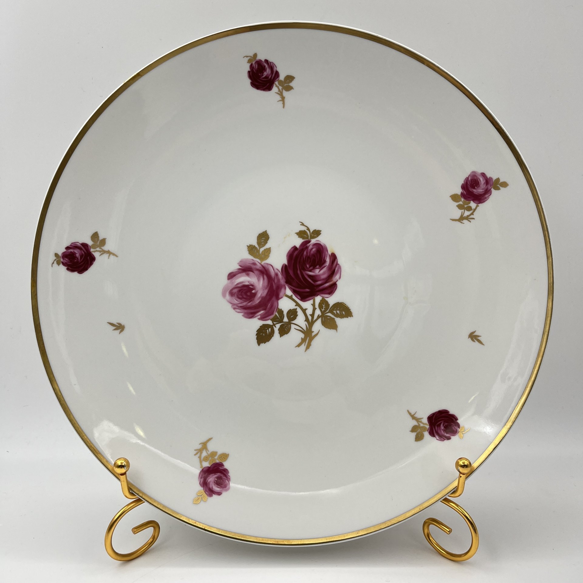 Блюдо с изображением роз