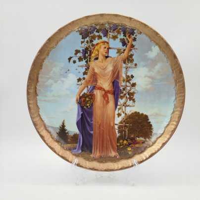 Тарелка декоративная (настенная), "Времена года " (лимитированный выпуск), фарфор, деколь, золочение, Франция, 1970-1990 гг.