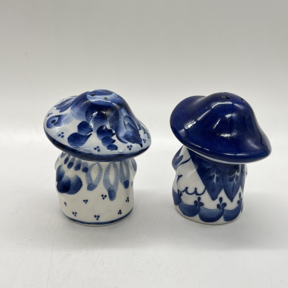 Набор для специй "Старичок-боровичок" из солонки и перечницы (подбор), Гжель, фарфор, роспись, Россия, 1990-2010 гг.