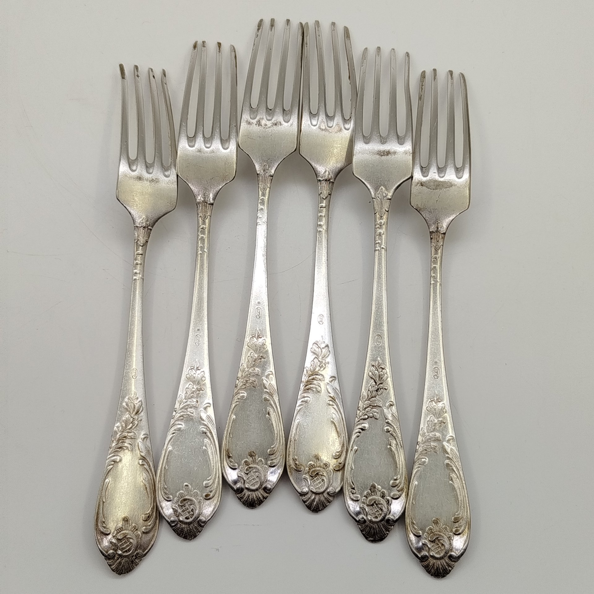 Набор из шести десертных вилок с растительным декором, мНЦ (медь-никель-цинк), Вольнянский завод столовых приборов им. Шевченко (ЗiШ, ЗиШ), СССР, 1960-1990 гг.