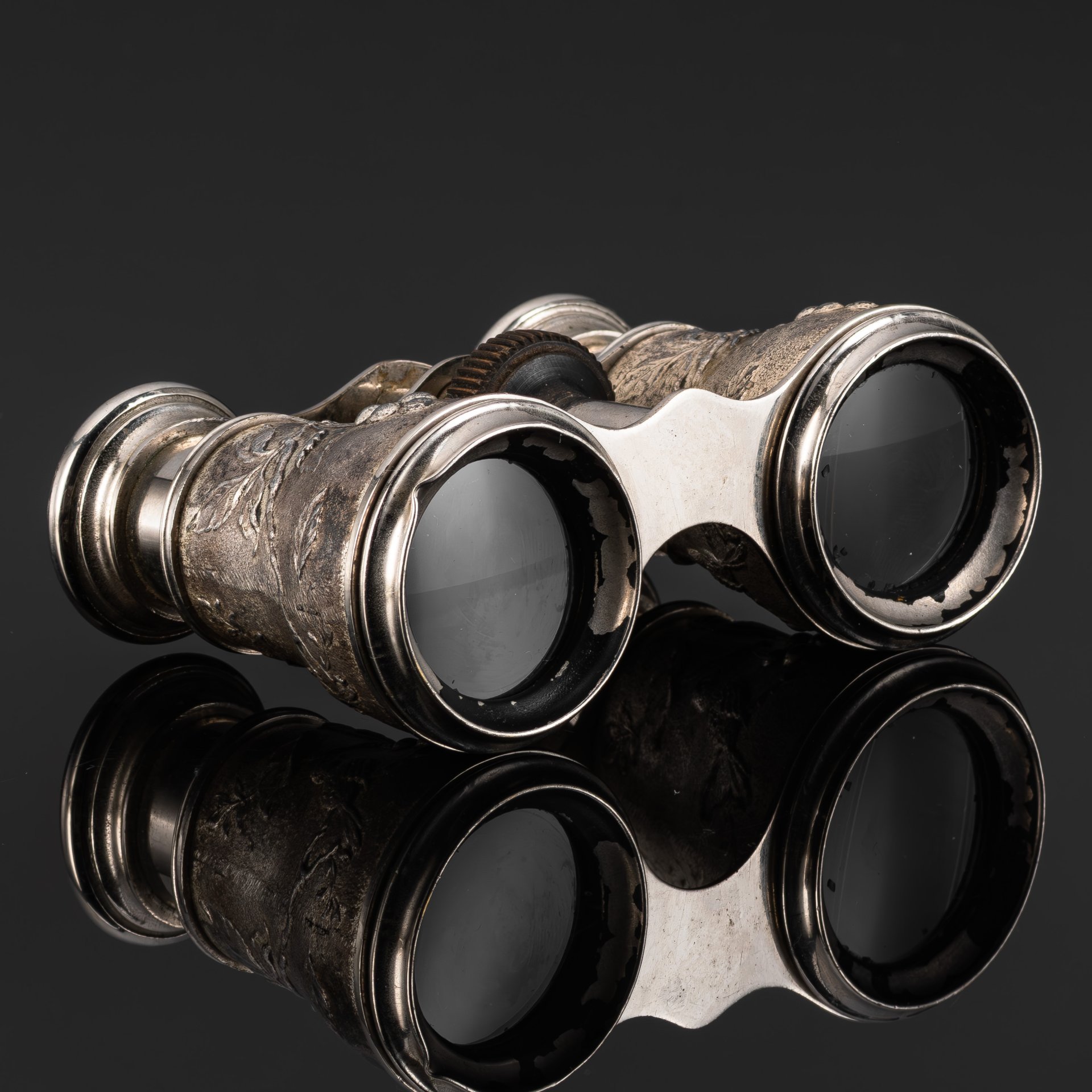 Бинокль театральный с декором в виде птиц на ветках, металл, стекло, Западная Европа, 1900-1930 гг.